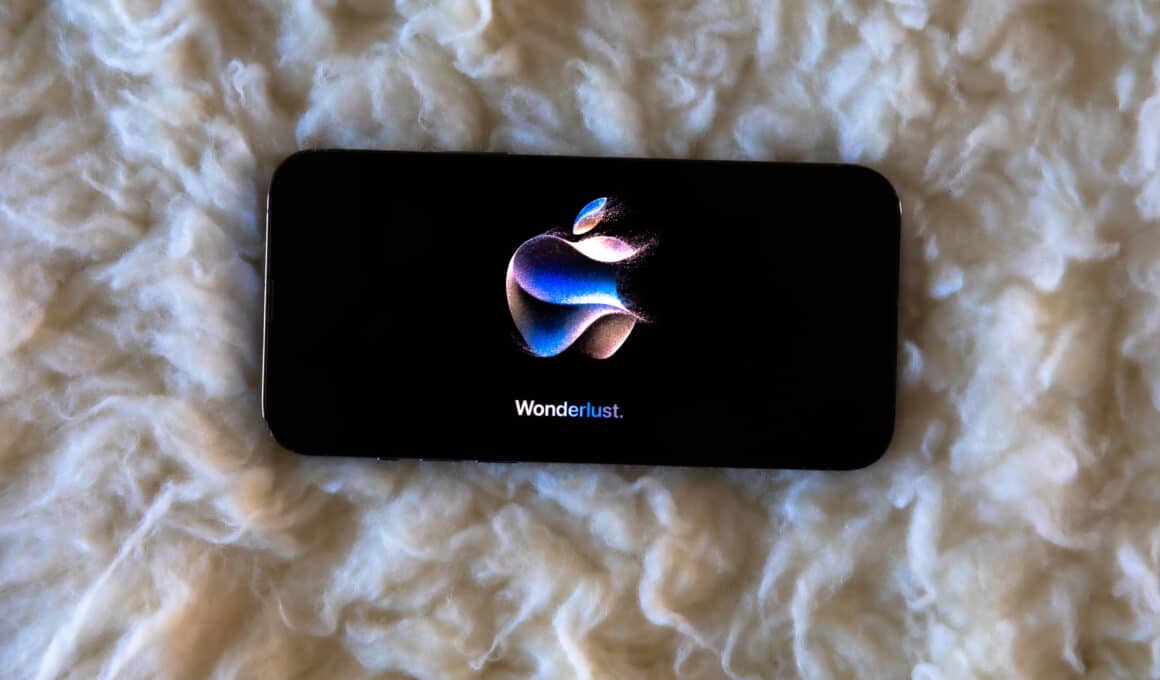 Logo do evento Wonderlust em um iPhone