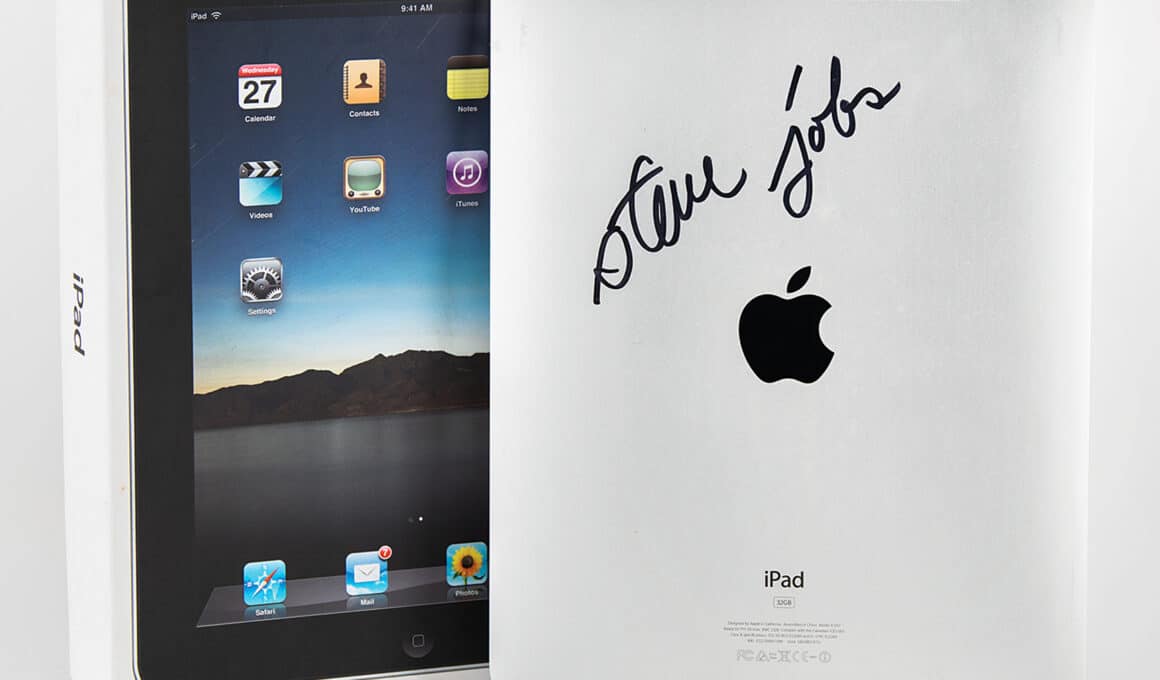 iPad autografado por Steve Jobs vai a leilão