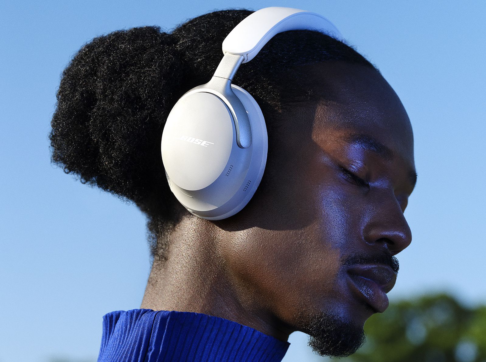 Bose lança novos fones QuietComfort Ultra com recurso à la Áudio