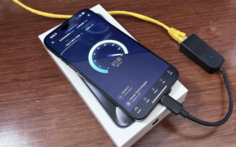 iPhones 15 podem se conectar à internet via cabo Ethernet