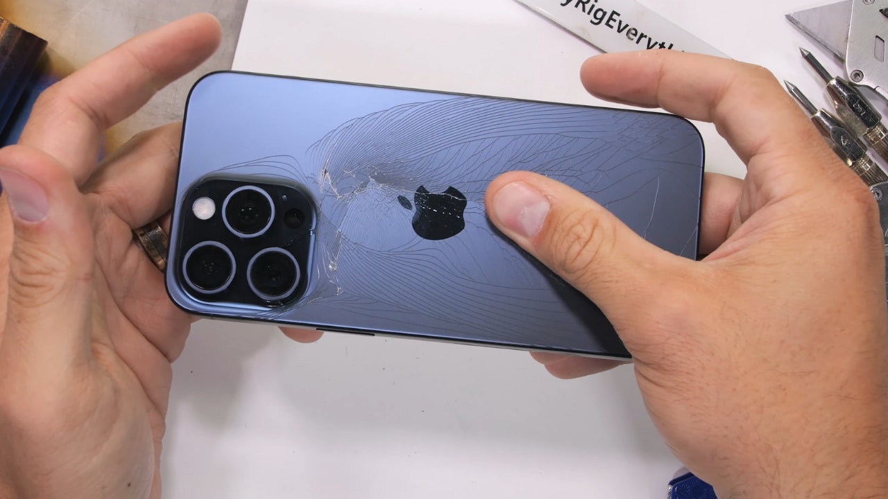 Traseira de vidro do iPhone 15 Pro Max quebra em teste de resistência -  TecMundo