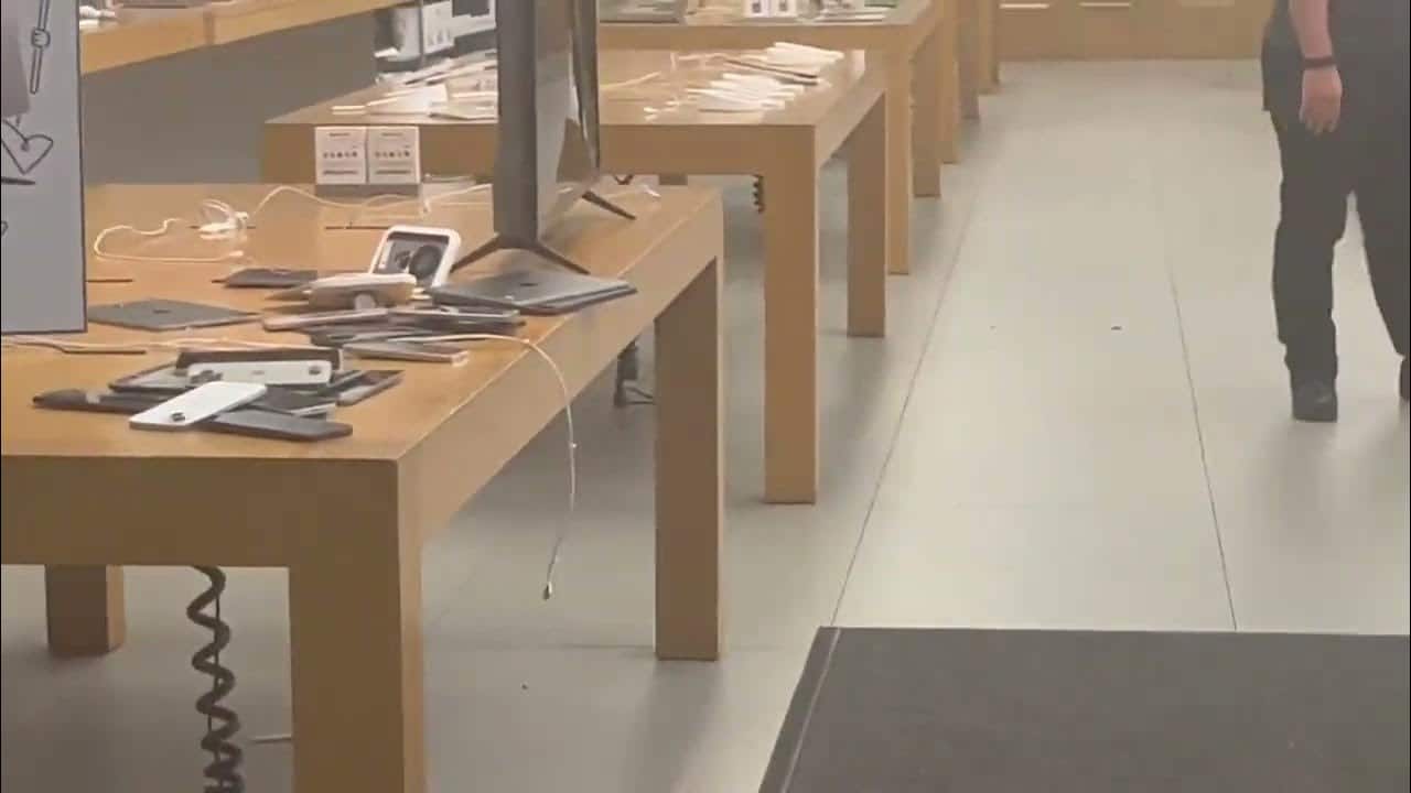 Apple Store pillé lors des émeutes à Philadelphie