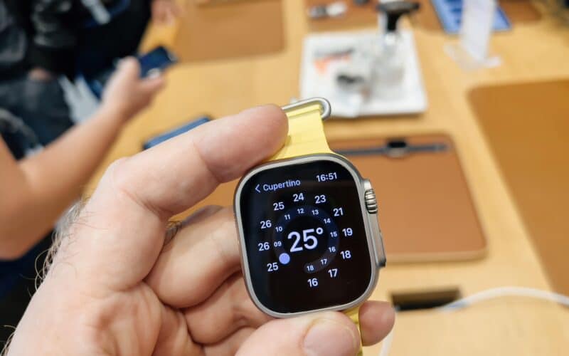 Apple Watch rodando o app Tempo