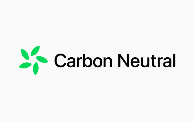 Logo "Carbon Neutral" (neutra em emissões de carbono) da Apple