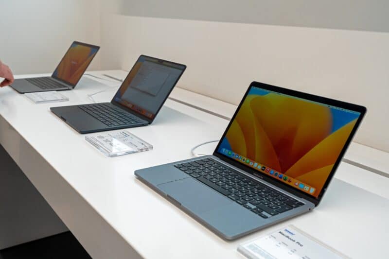 MacBooks em Apple Store