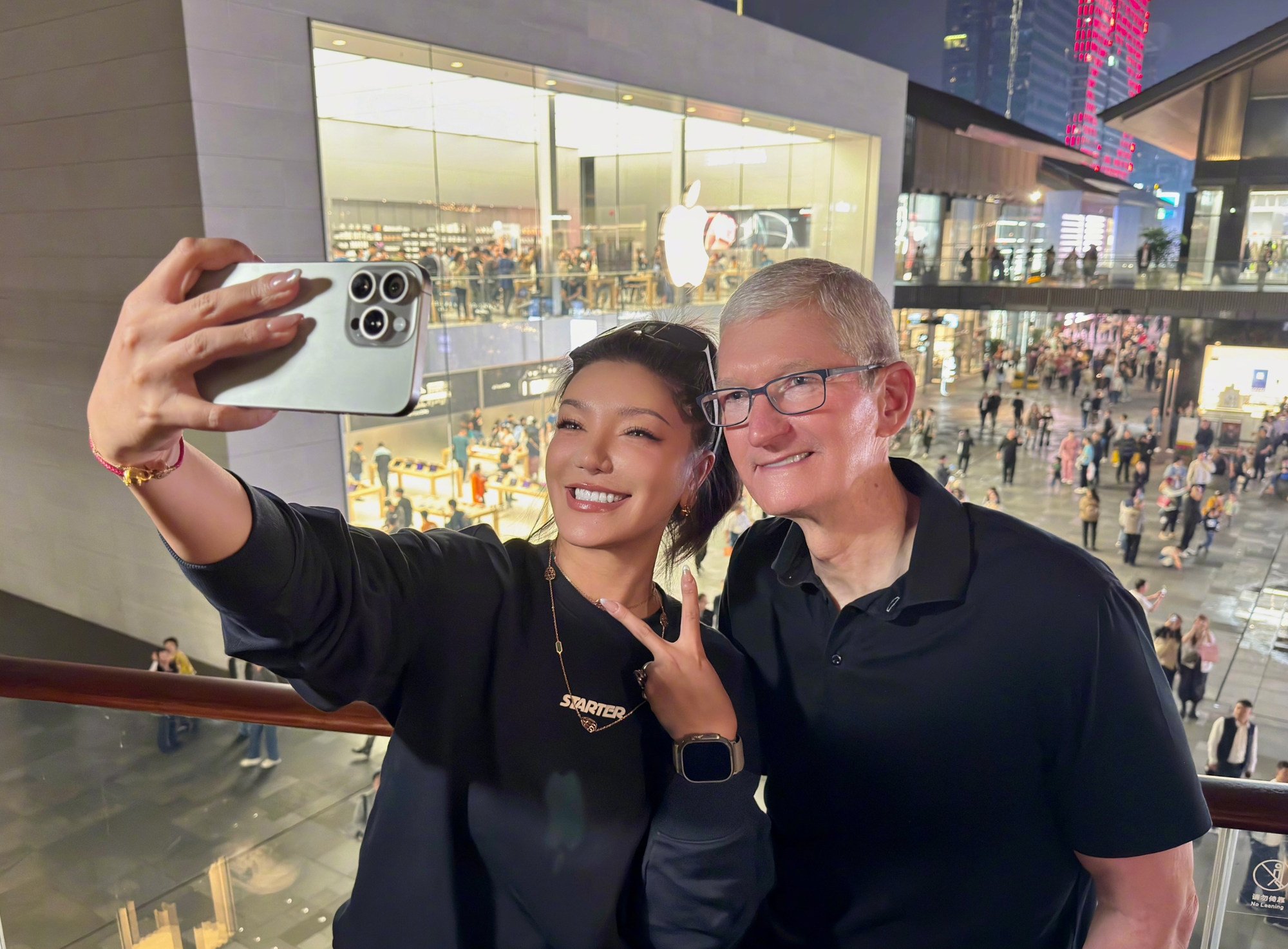 Visita de Tim Cook a Chengdu, na China