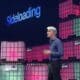 Craig Federighi falando sobre o sideloading