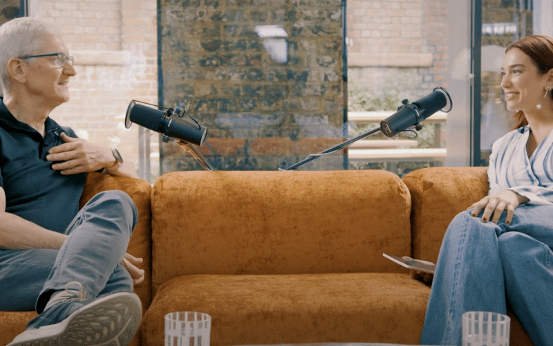 Dua Lipa e Tim Cook em entrevista