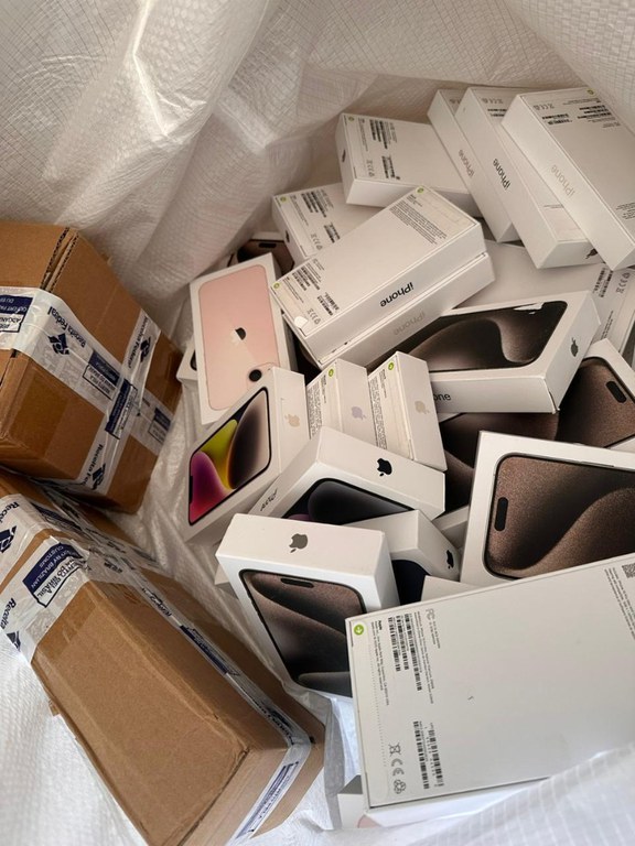 PF e Receita Federal apreendem iPhones contrabandeados no Ceará