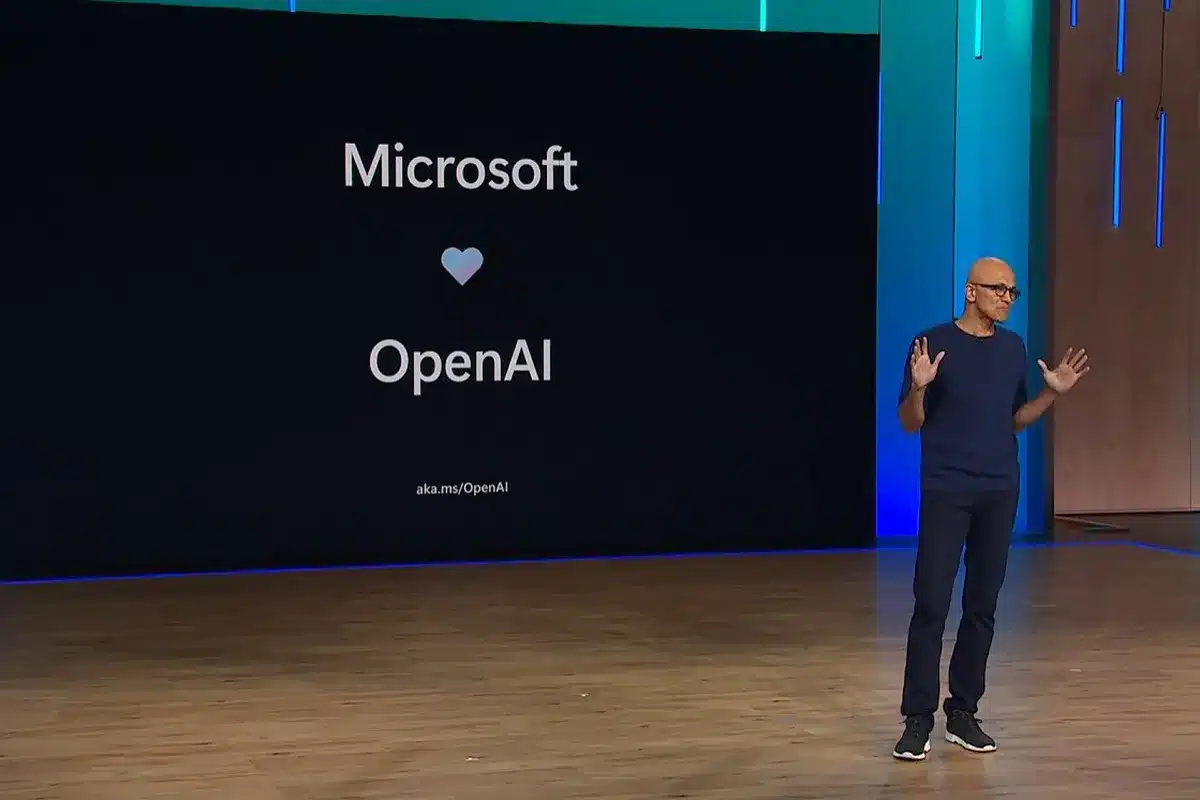  Satya Nadella e Microsoft declaram seu amor pela OpenAI no evento Microsoft Ignite, em 17 de novembro, horas antes da demissão de Altman