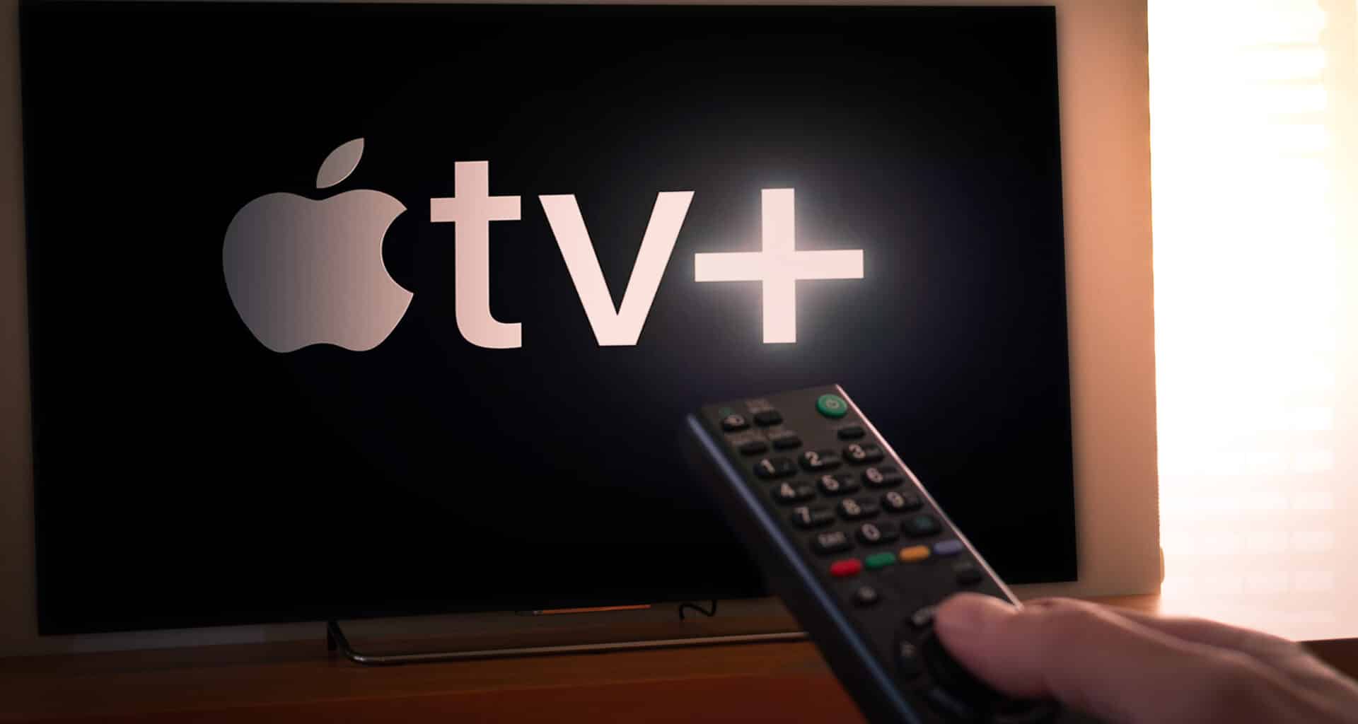 Ícone do Apple TV+ em televisão e controle