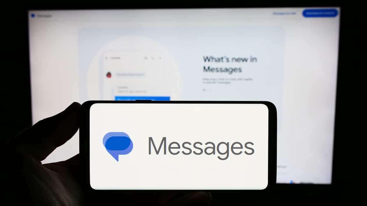 Logo do Google Messages em smartphone Android