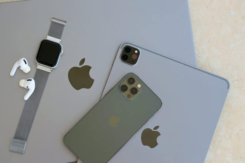 iMac, iPad, iPhone, Apple Watch, AirPods