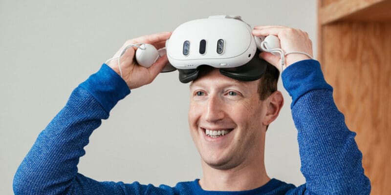 Mark Zuckerberg com um Meta Quest 3