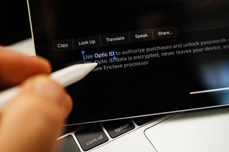 Seleção de texto no iPad com um Apple Pencil