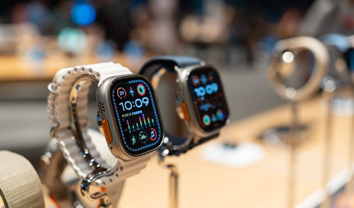 Apple Watch Ultra exposto em Apple Store