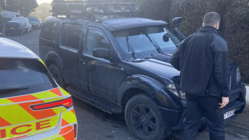 Construtor recupera carro furtado na Inglaterra com ajuda de AirTag