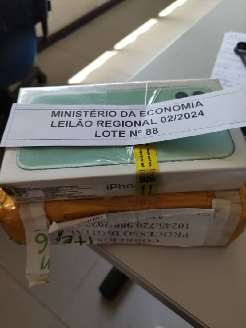 iPhone 11 em leilão da Receita Federal
