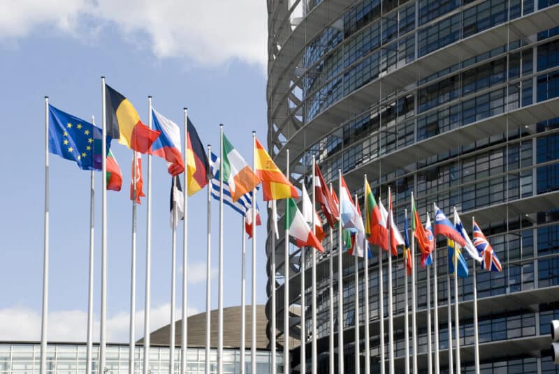 União Europeia (bandeiras dos países integrantes)