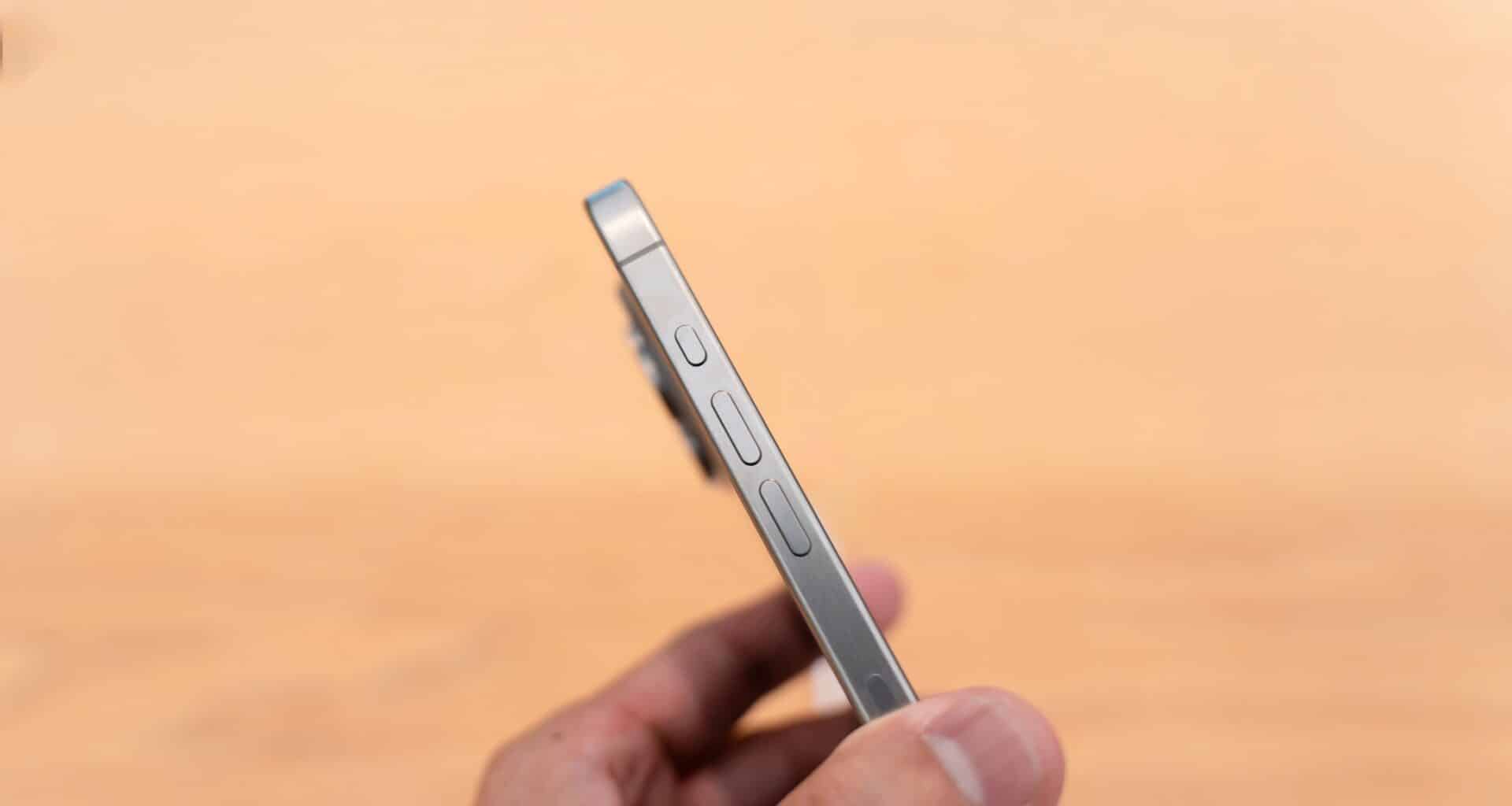 Botões laterais (volume, ação) do iPhone 15 Pro [Max]