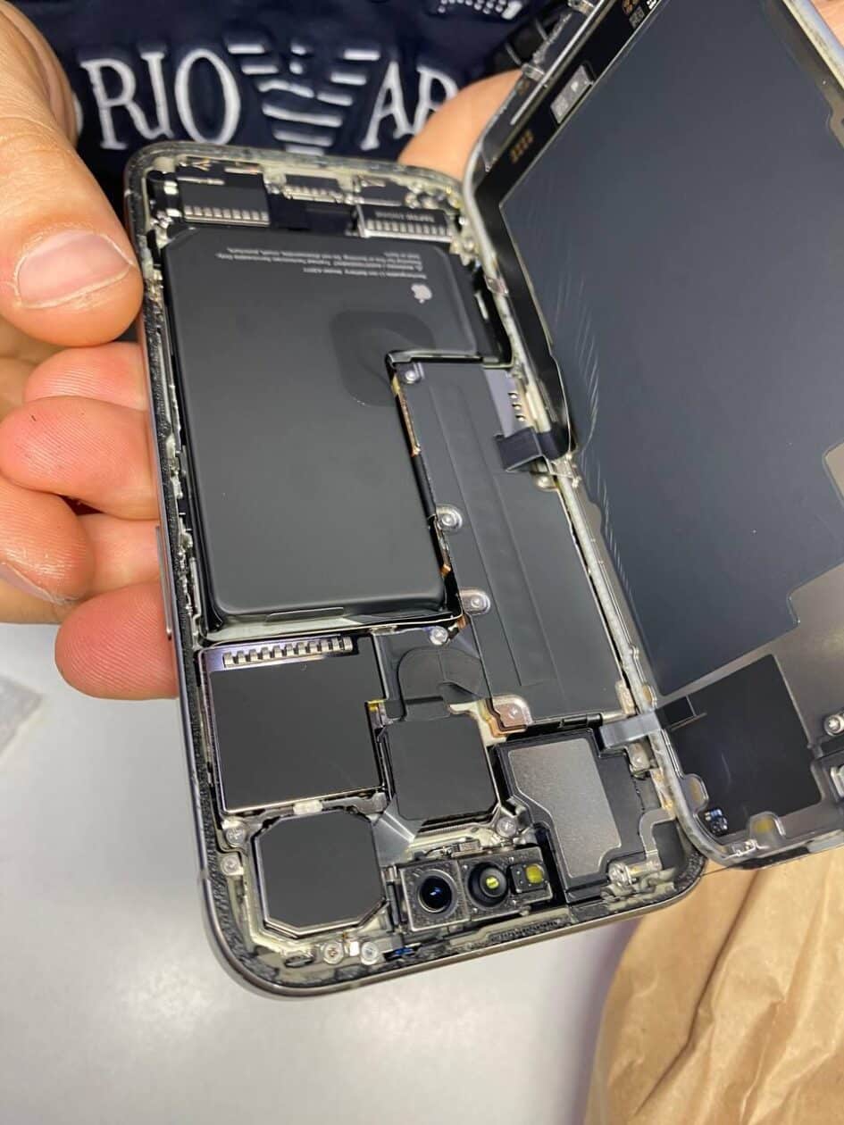 iPhone 15 Pro sobrevive após 22 horas submerso