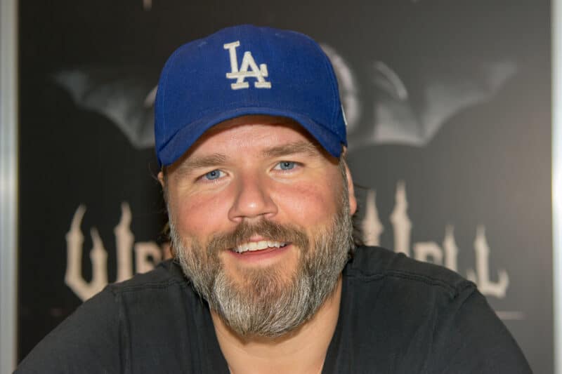 Ator Tyler Labine