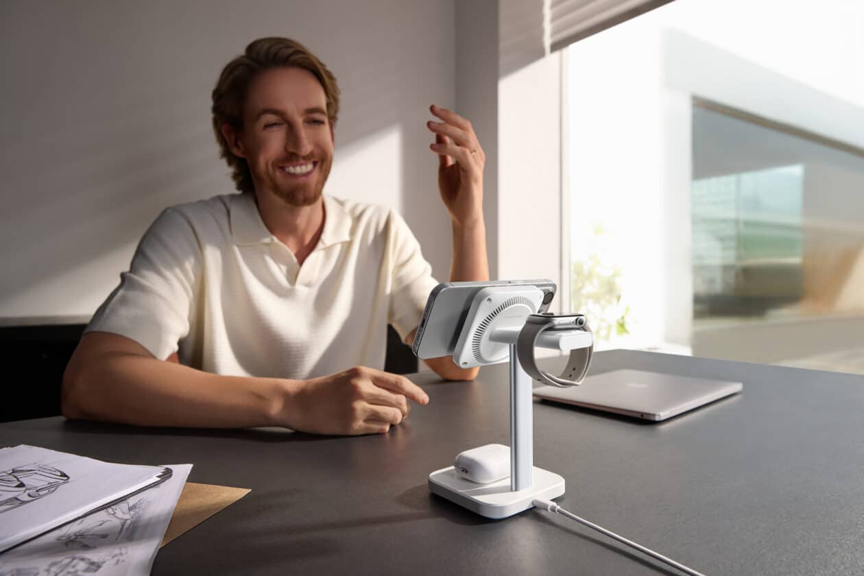 3-in-1 MagSafe Charger with Qi2 and CryoBoost, da ESR