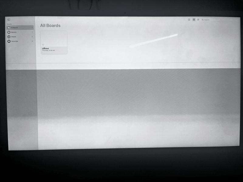 iMac de 24 polegadas com linha horizontal na tela