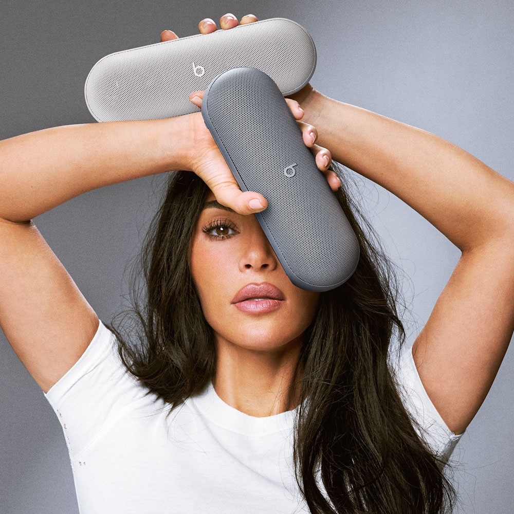 Beats Pill – Kimスペシャルエディション - ライトグレイ Beats Pill ganha cores especiais em colaboração com Kim Kardashian