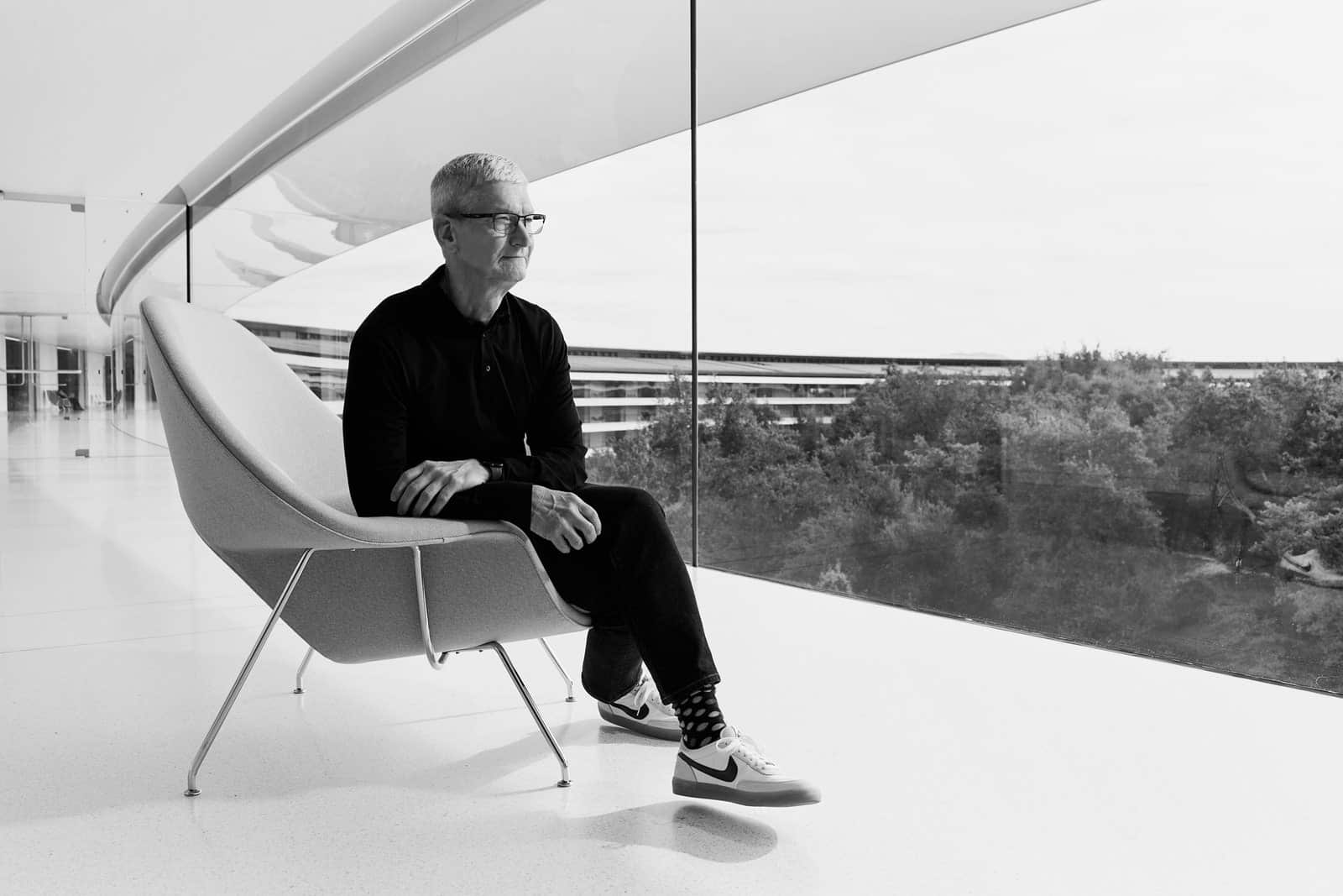 Tim Cook no Apple Park