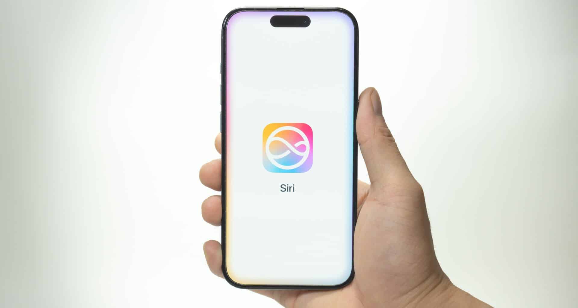 Logo da Siri no iPhone com as laterais brilhando (glow)