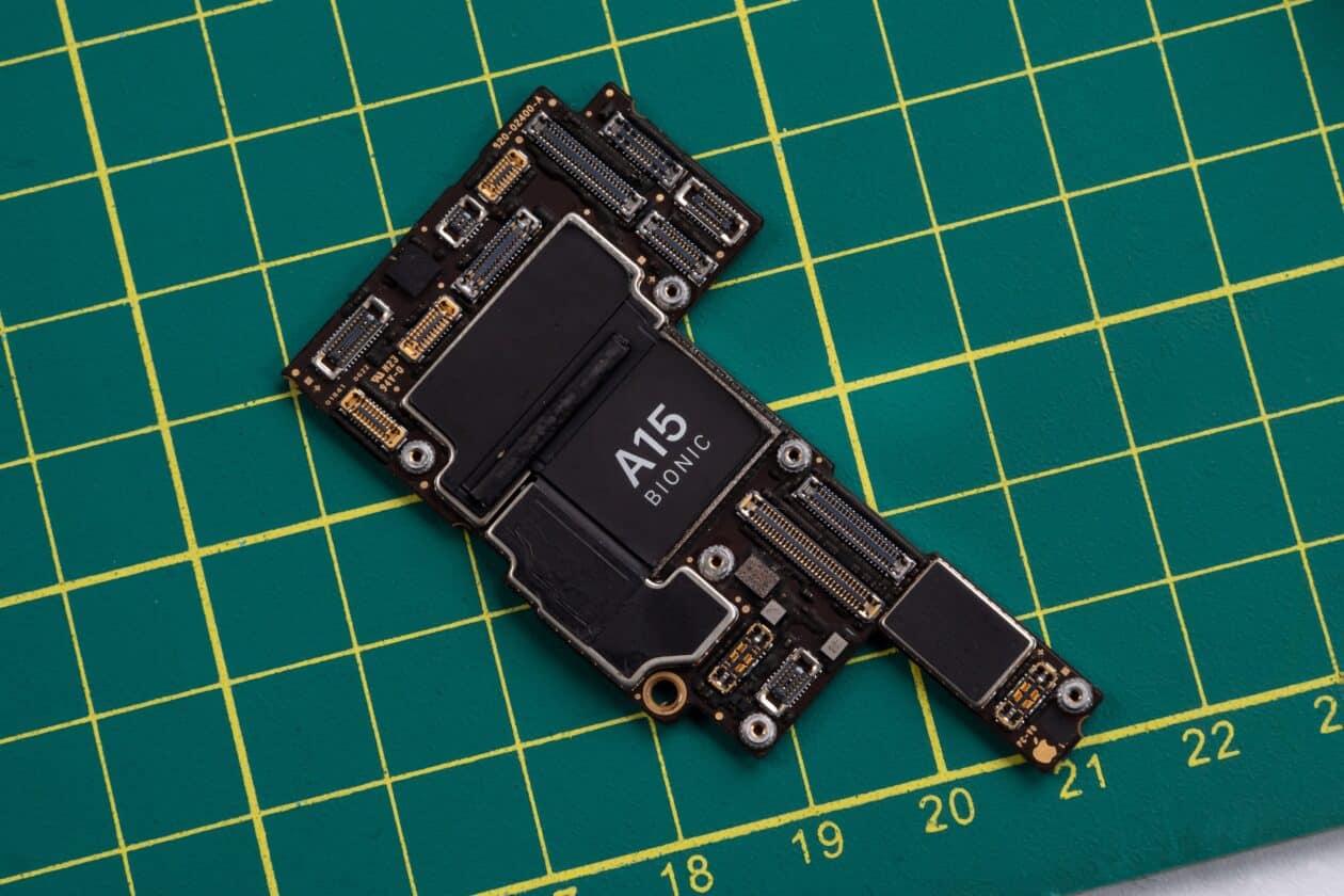 Falhas nos chips da Apple podem expor dados pessoais em ataques remotos