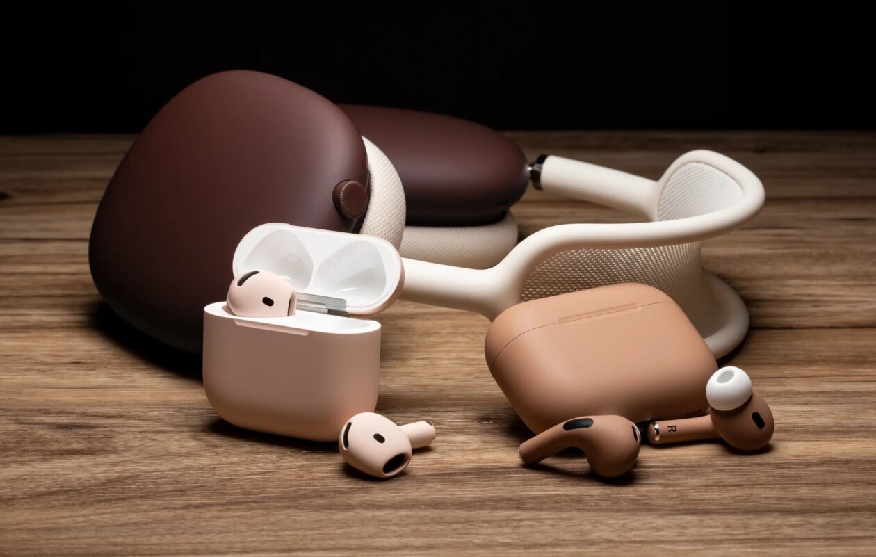 ColorWare lança coleção de AirPods customizados com tons neutros