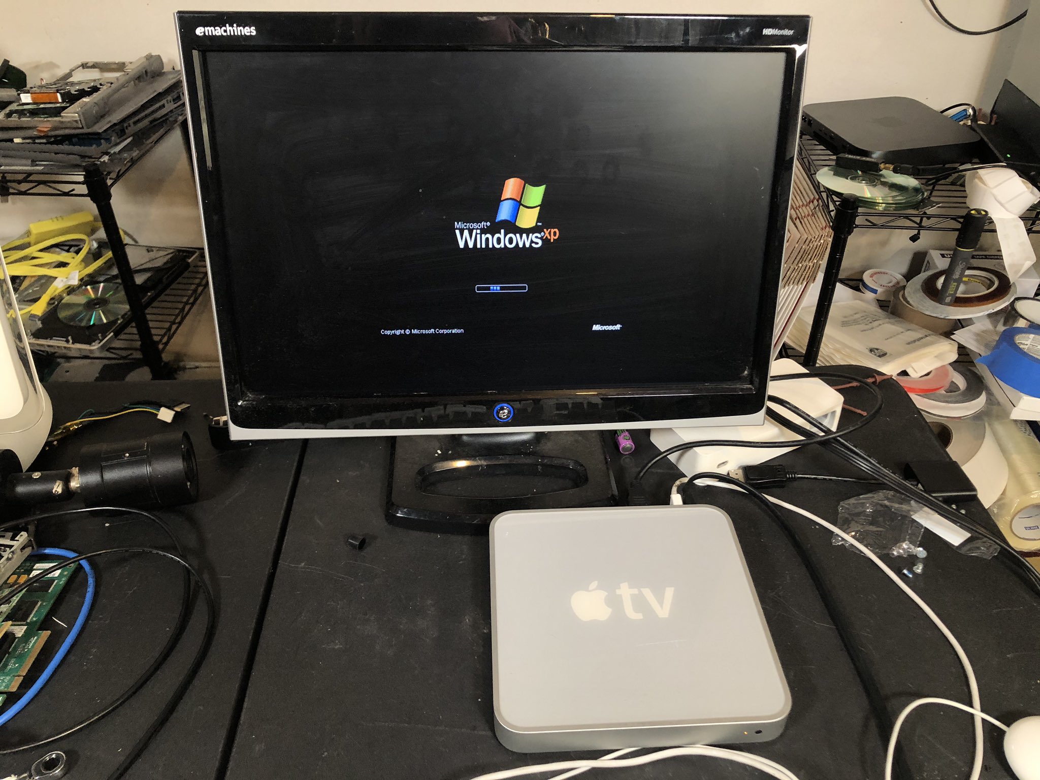 Grupo consegue rodar Windows XP modificado em uma Apple TV