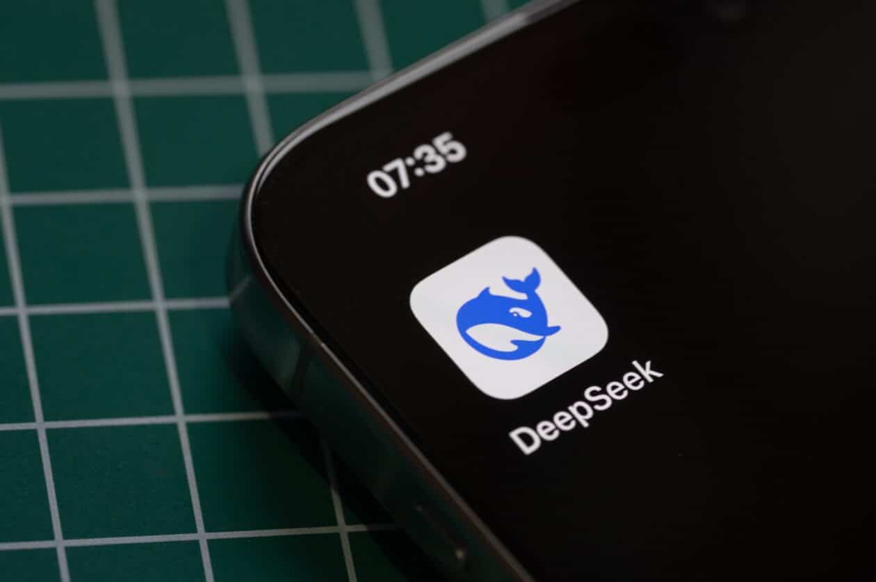 App do DeepSeek para iOS usa método de criptografia defasado e ignora proteções da Apple