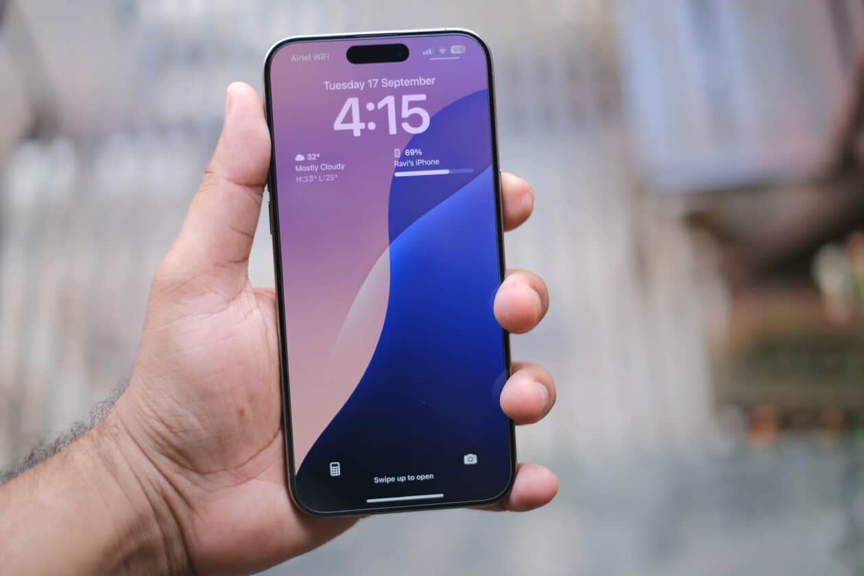 Tela Bloqueada de iPhone rodando o iOS 18