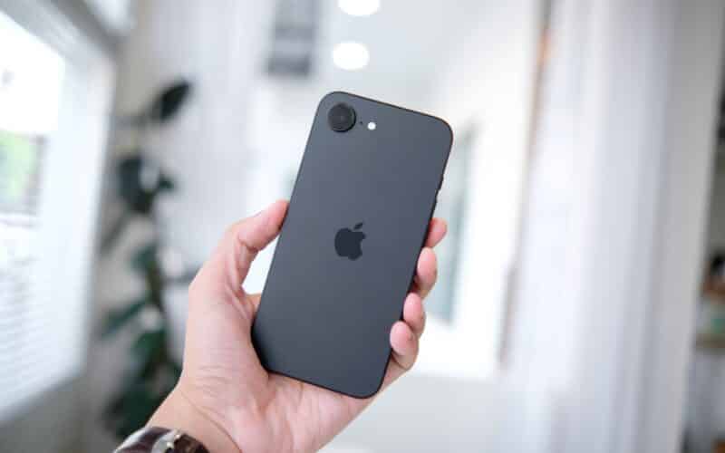 iPhone 16e