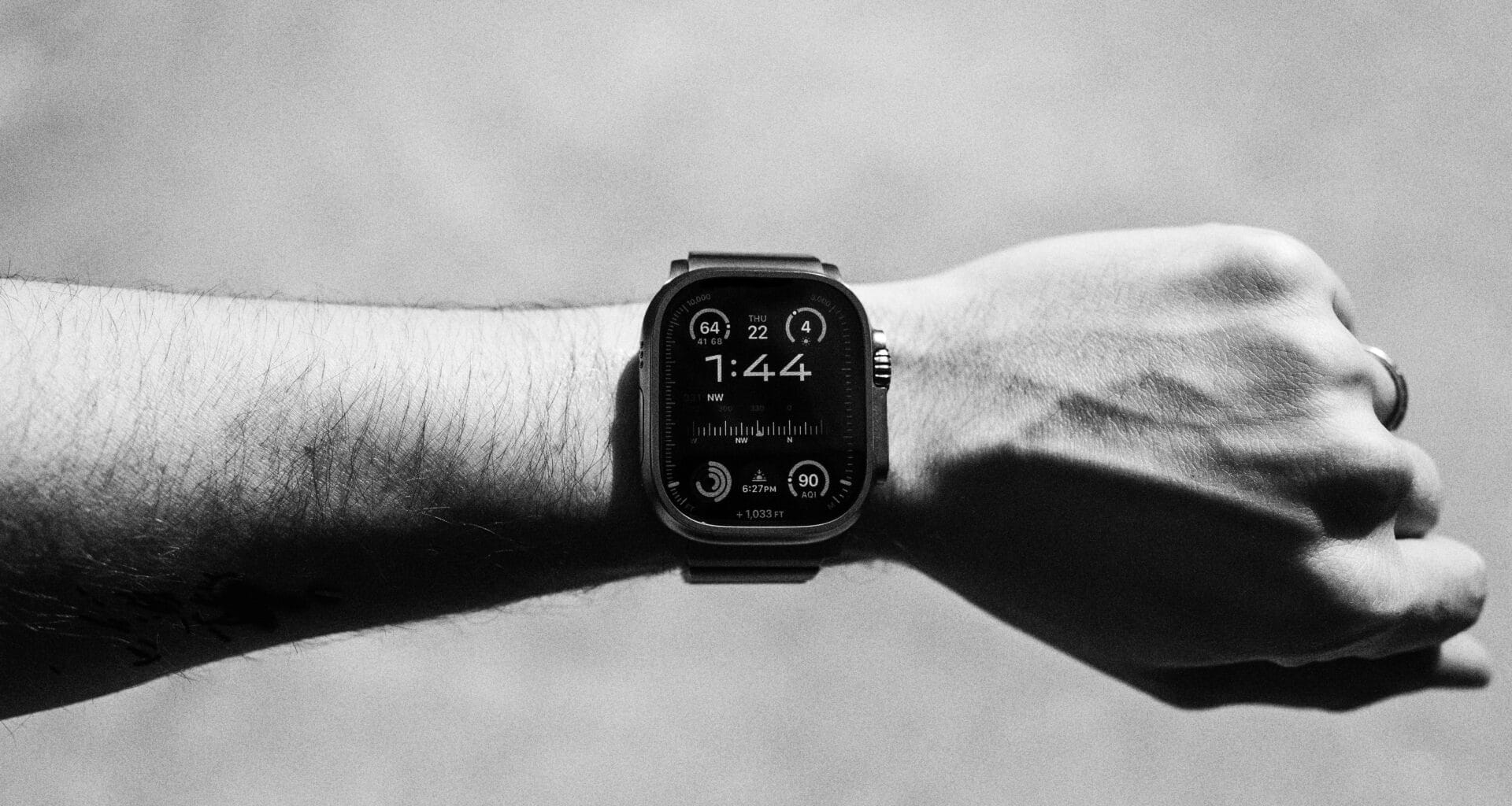 Apple Watch Ultra (imagem preta e branca)
