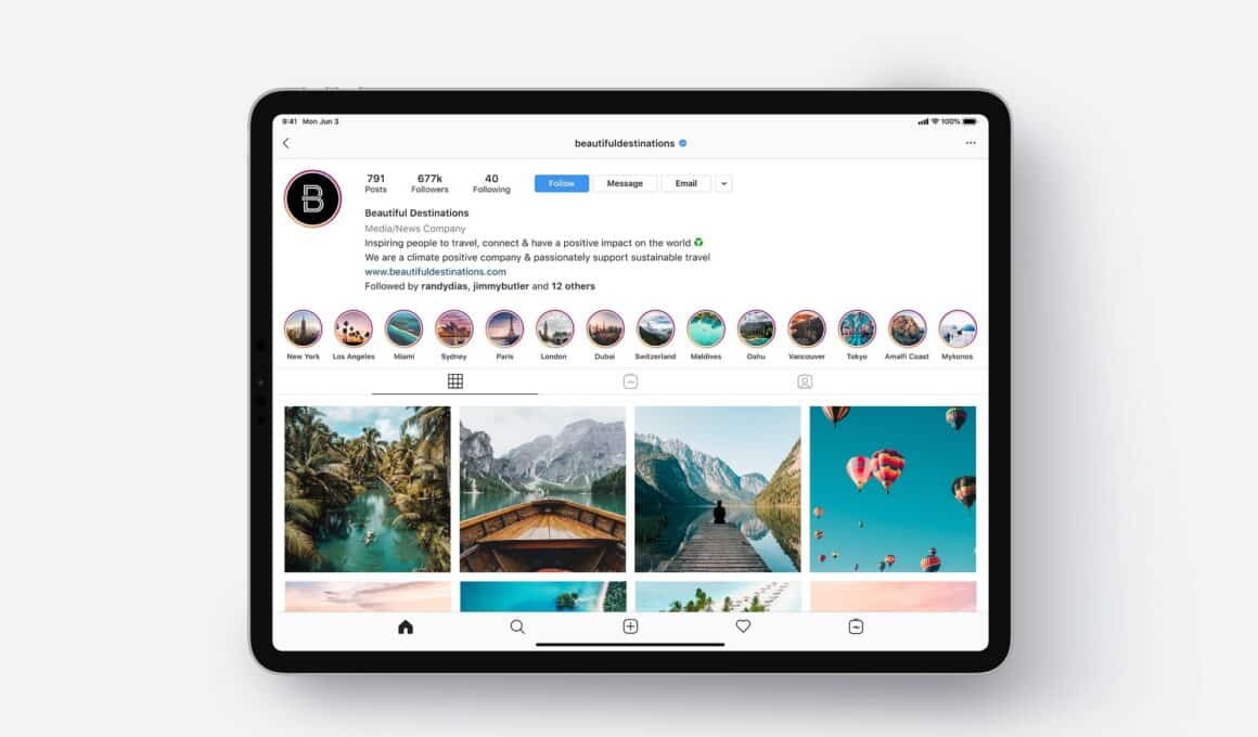Mockup do Instagram rodando no iPad