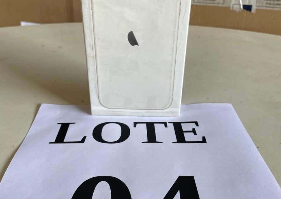 iPhone 11 em leilão pela Receita Federal