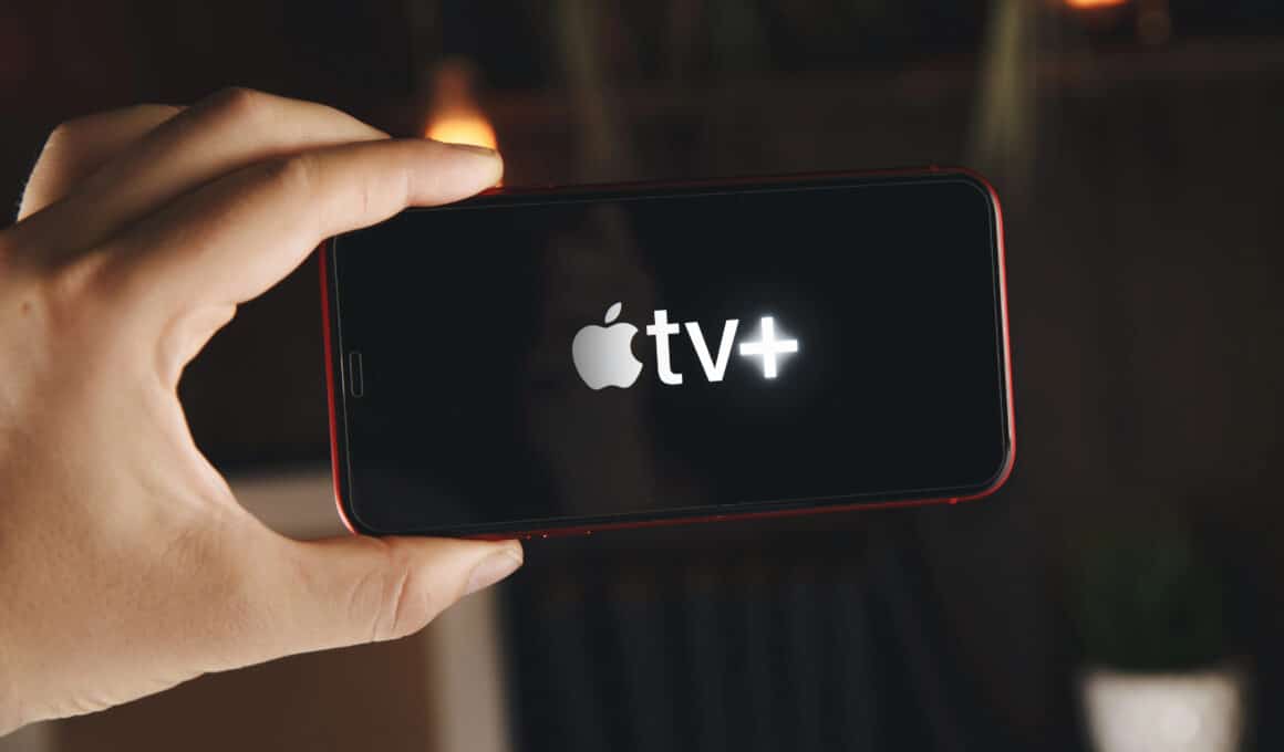Logo do Apple TV+ em smartphone
