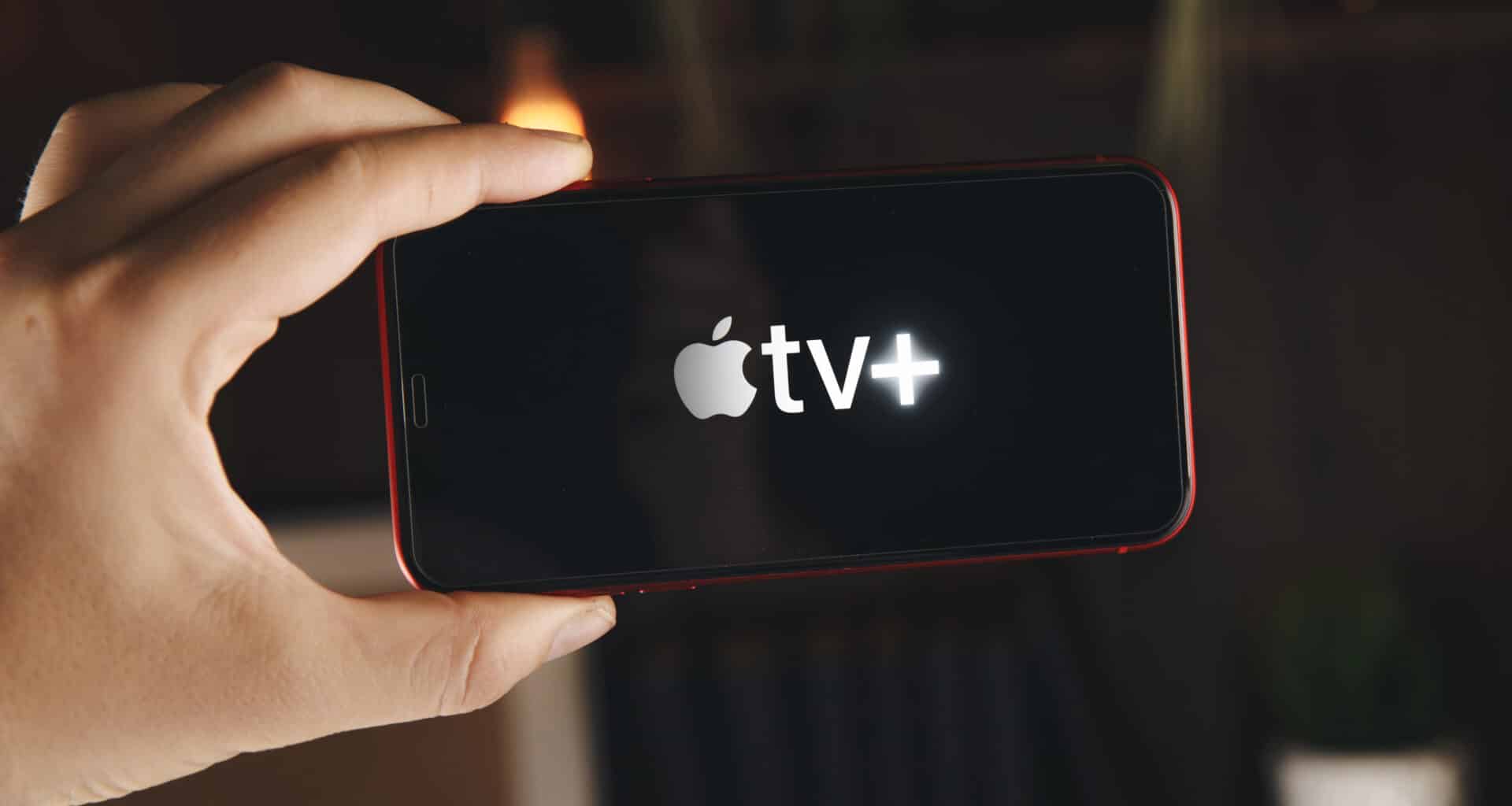 Logo do Apple TV+ em smartphone