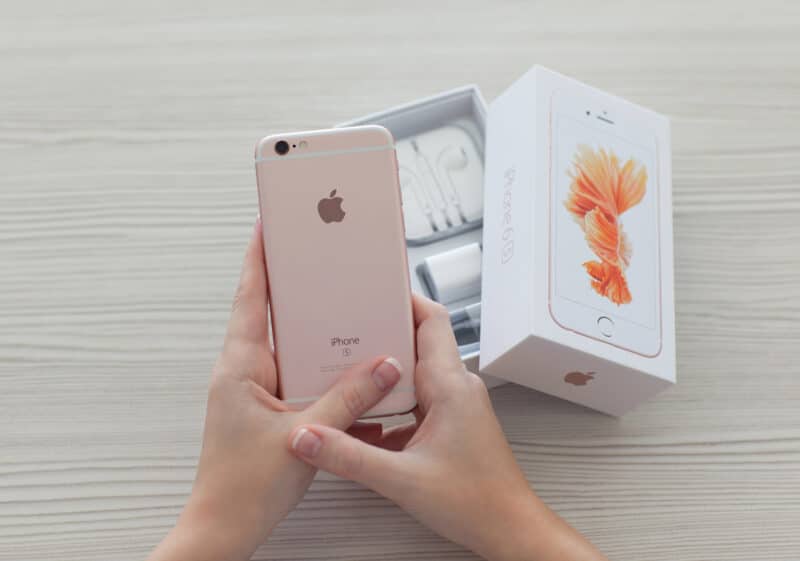 iPhone 6s rose na caixa