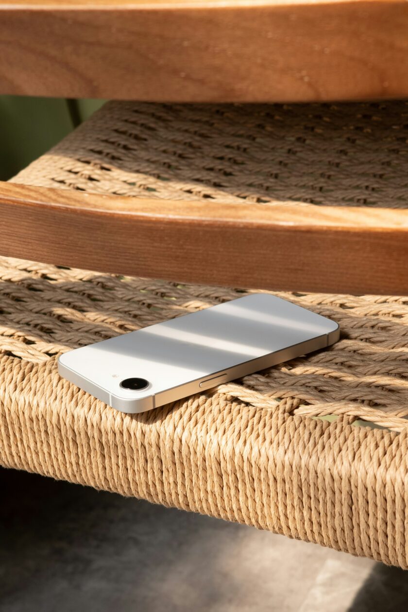 iPhone 16e branco