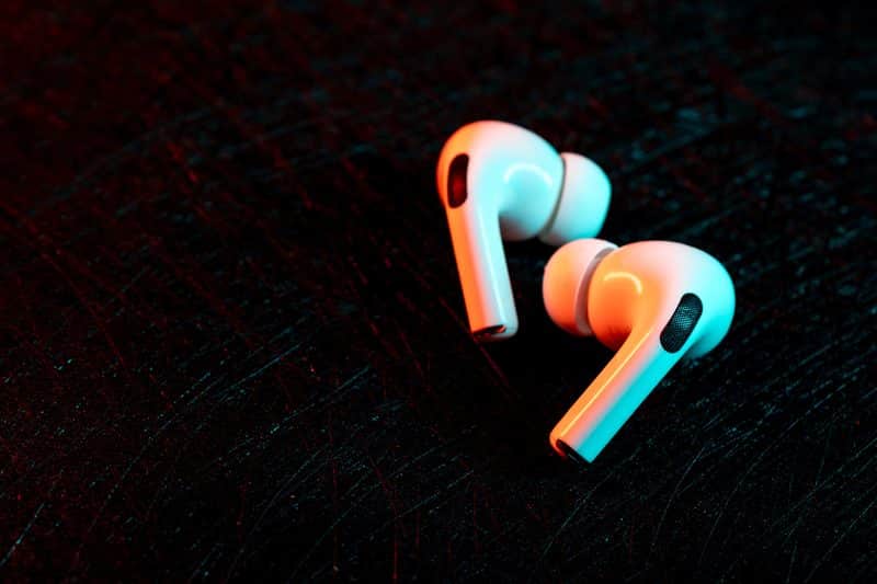 Apple poderá usar as antenas dos AirPods para detectar gestos