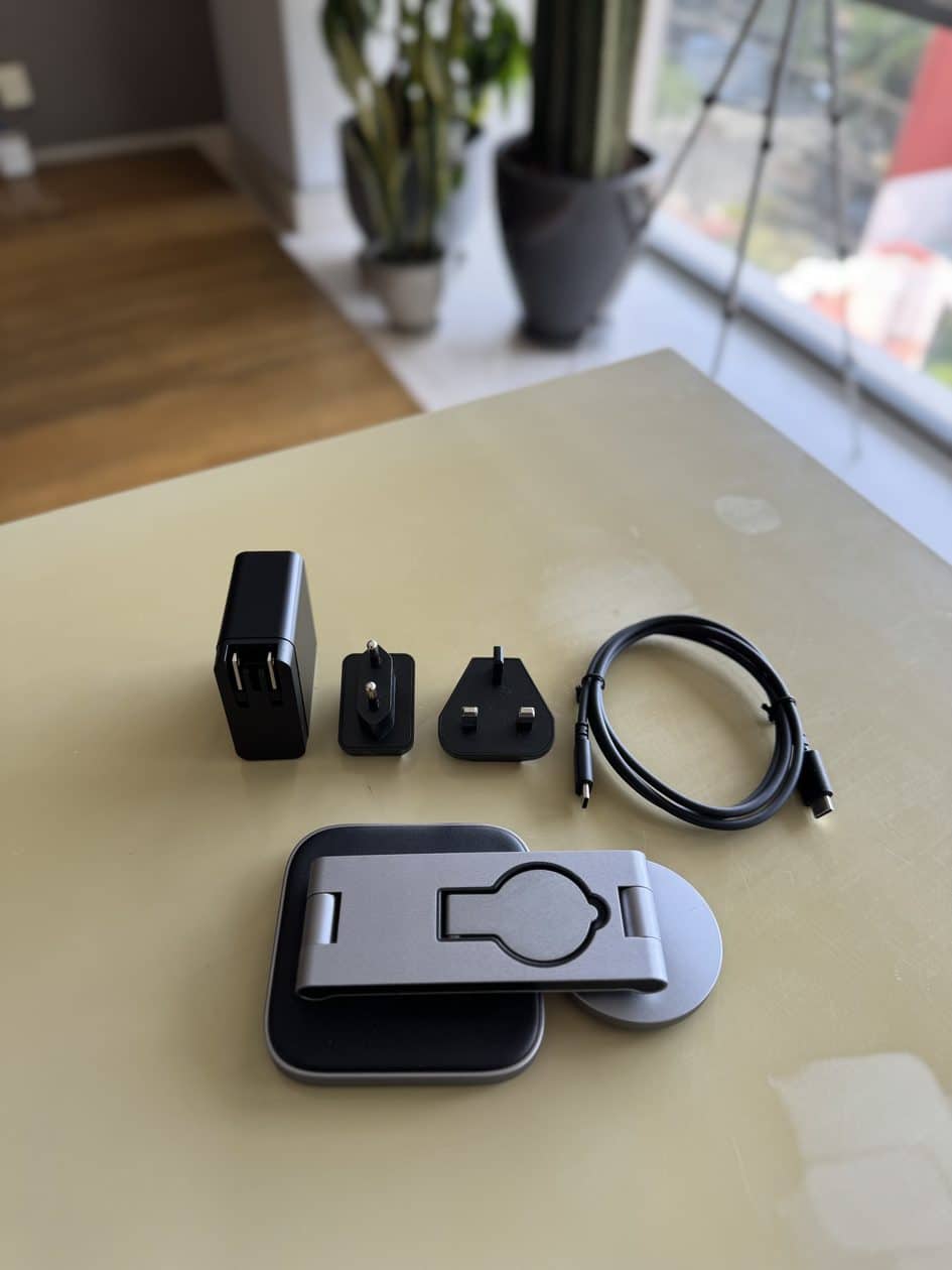3-in-1 Foldable Qi2 Wireless Charging Stand