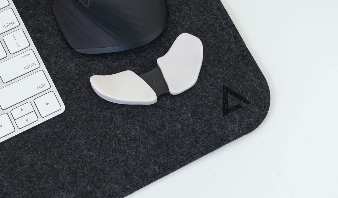 Mouse da Logitech com teclado da Apple
