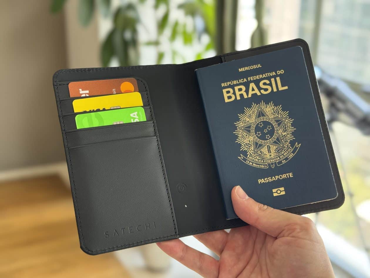 Vegan-Leather FindAll Passport Cover