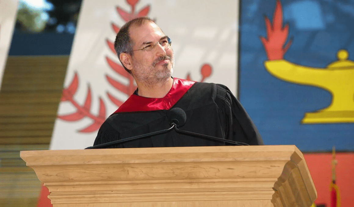Steve Jobs discursando na Universidade de Stanford em 2005