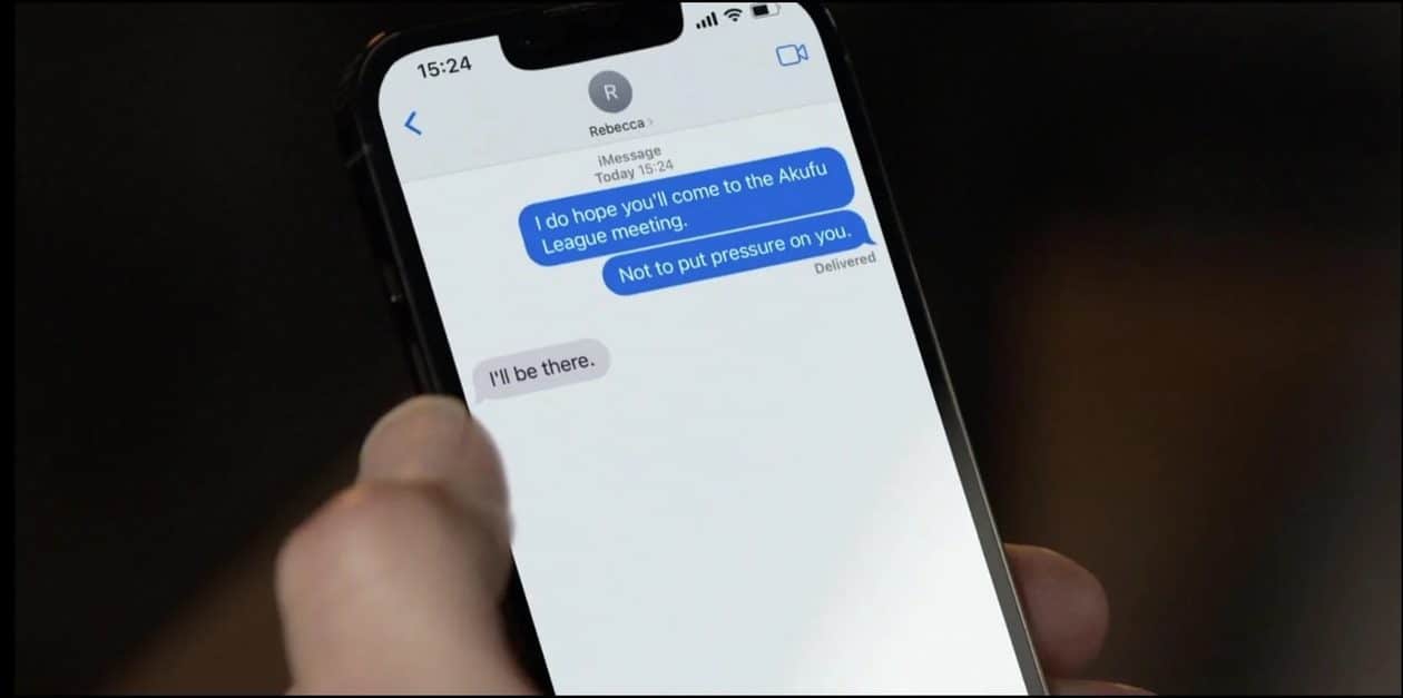 Rupert com iPhone em Ted Lasso